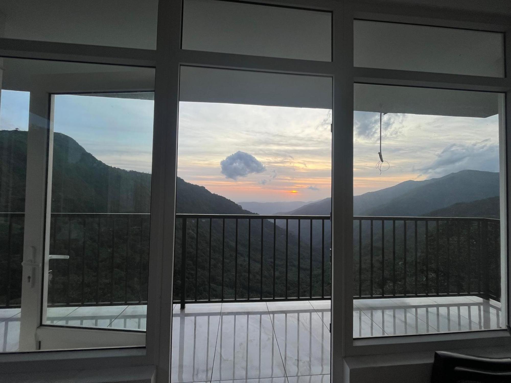 Eagle Heights Resort Pirmed Экстерьер фото
